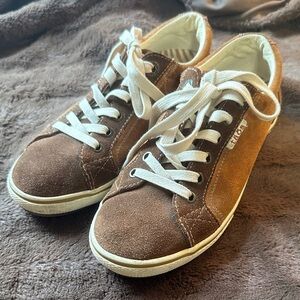 Taos Retro Star Footwear Brown Suede Sneakers